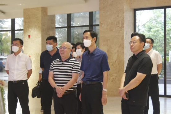 菏泽市委副书记、市长张伦一行领导莅临乐鱼网页版,乐鱼（中国）官方在线登录参观交流